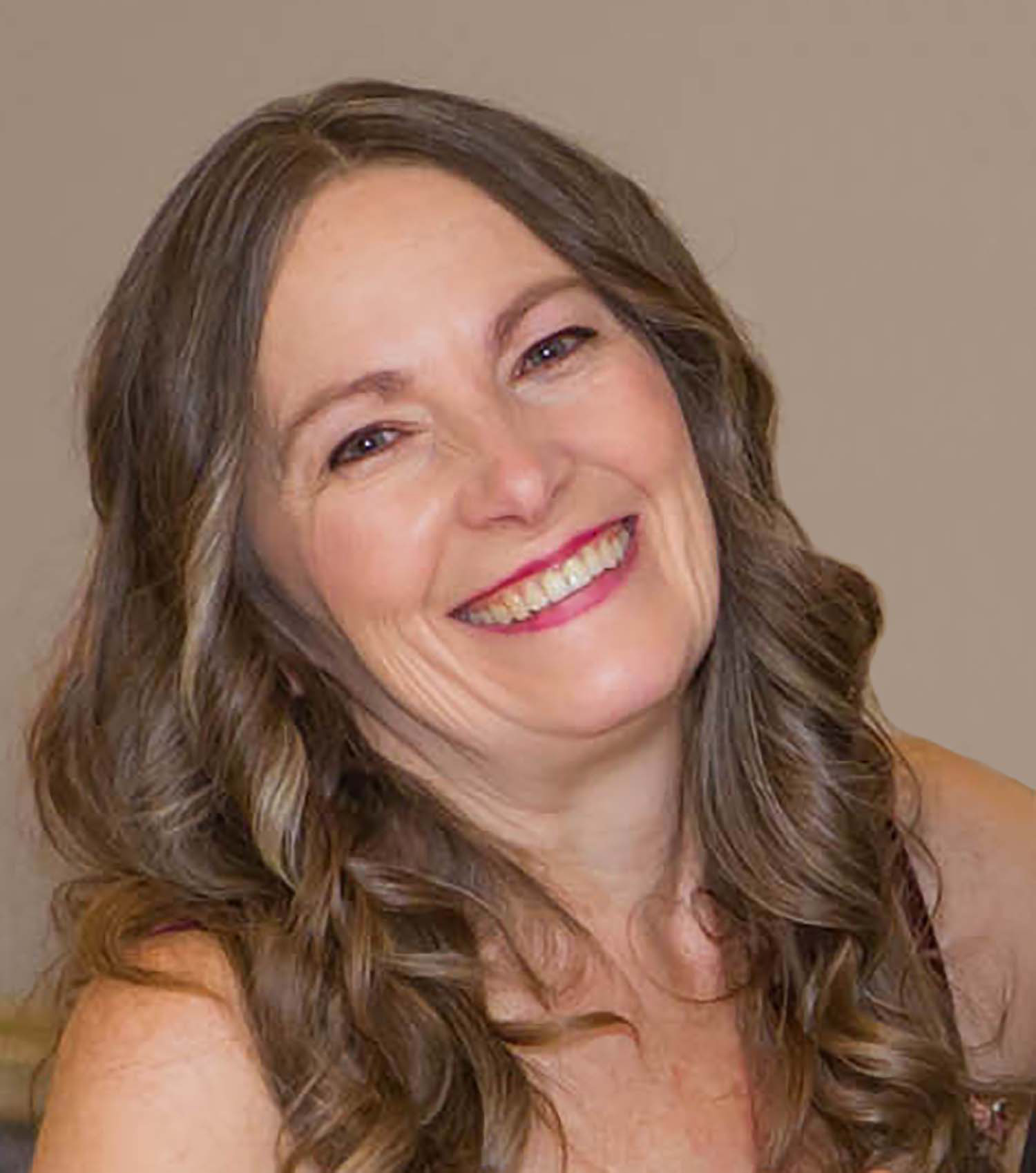 April Kullis Headshot https://www.aprilkullis.com/contact.html